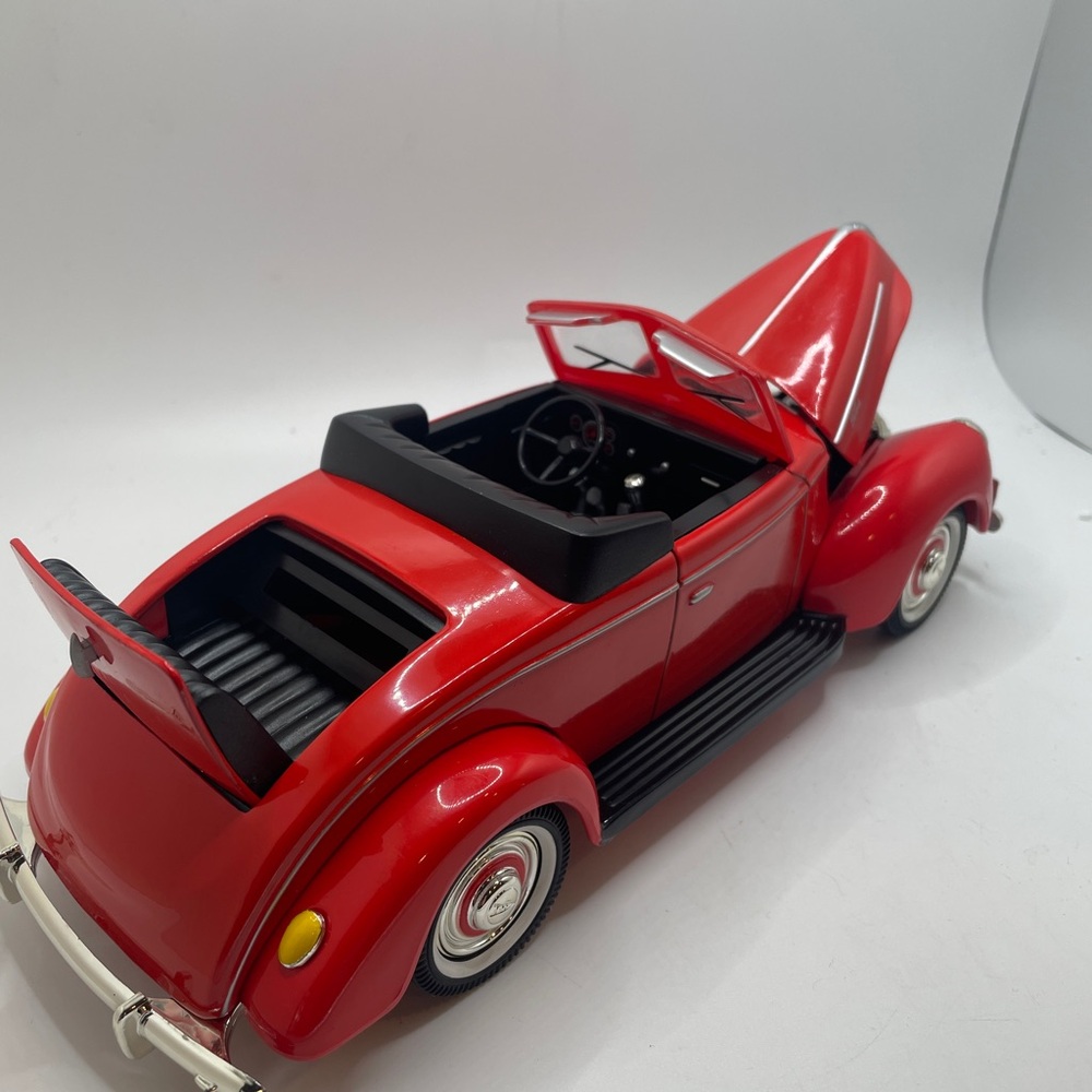 Golden Wheel 1940 Ford Deluxe Convertible Coupe Car Red WTH hidden bank